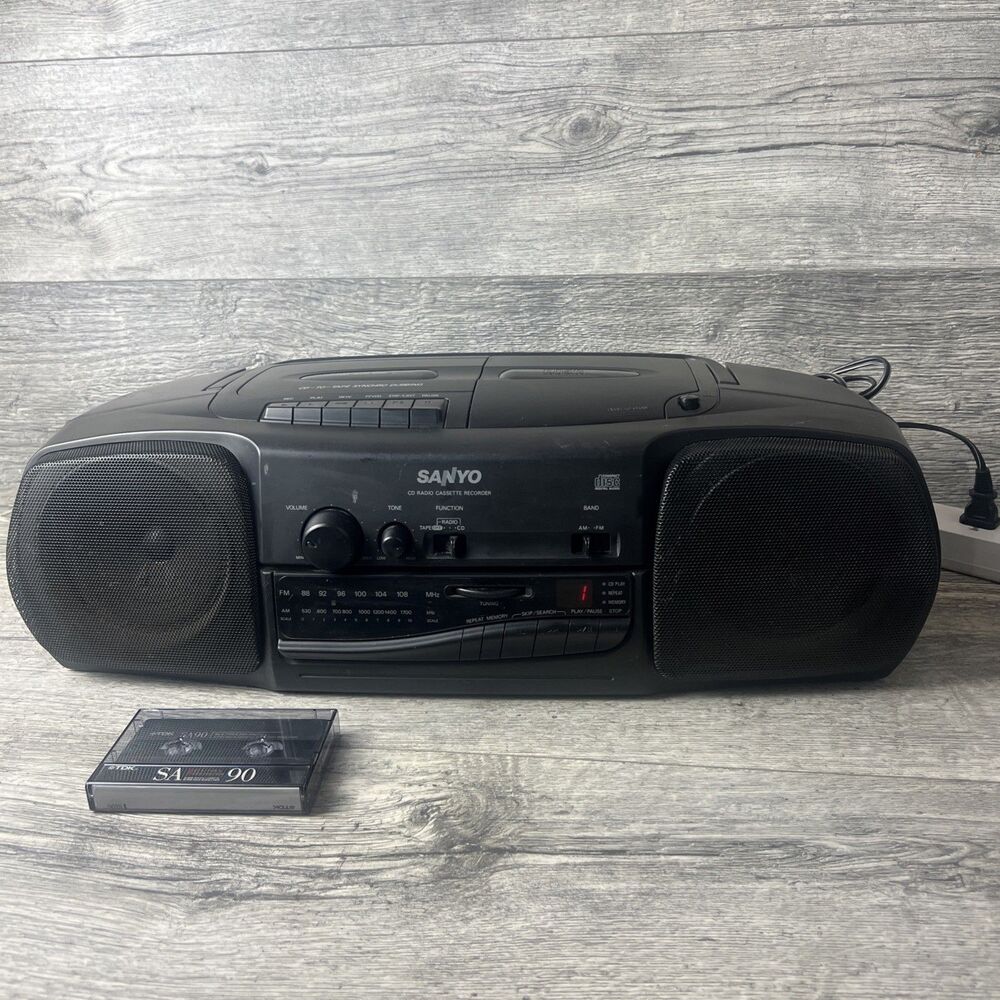 Vintage Sanyo CD Radio Cassette Tape Recorder Boombox 1994 TESTED *READ